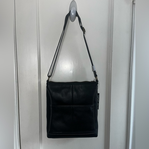 NWT- THE SAK Black Pebbled Leather IRIS Zip Shoulder Bag Crossbody - Picture 5 of 9